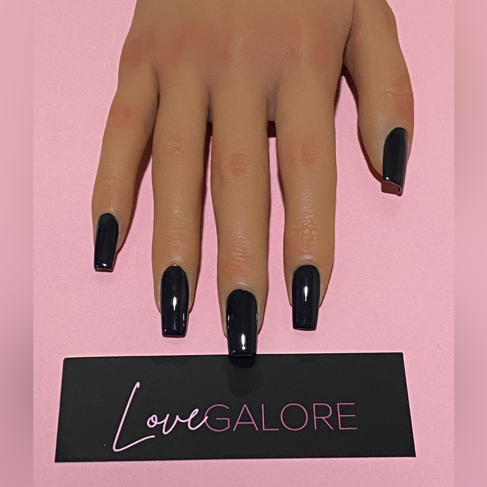 Hand Crafted Medium Square Black Love Galore Press On Nails